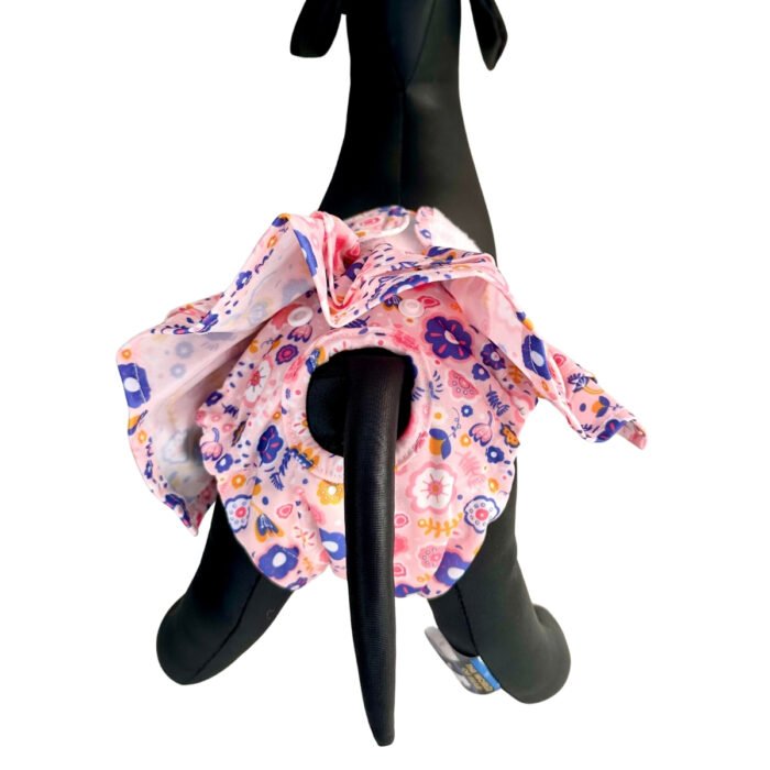 Pañal reutilizable para hembra con falda – modelo Coquette